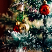 Un-tacky your holiday decor, and keep your property manager happy, too!